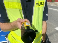 Obywatelska postawa mieszkanki powiatu. Nietrzeźwy kierujący zatrzymany przez policjantów - Aktualności