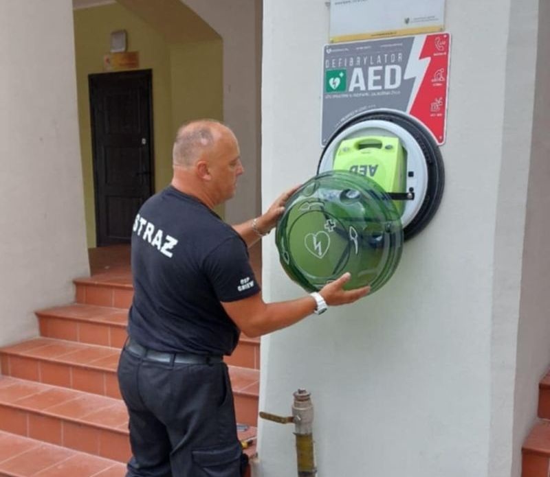 Pierwszy ogólnodostępny defibrylator AED w gminie Gniew - Aktualności