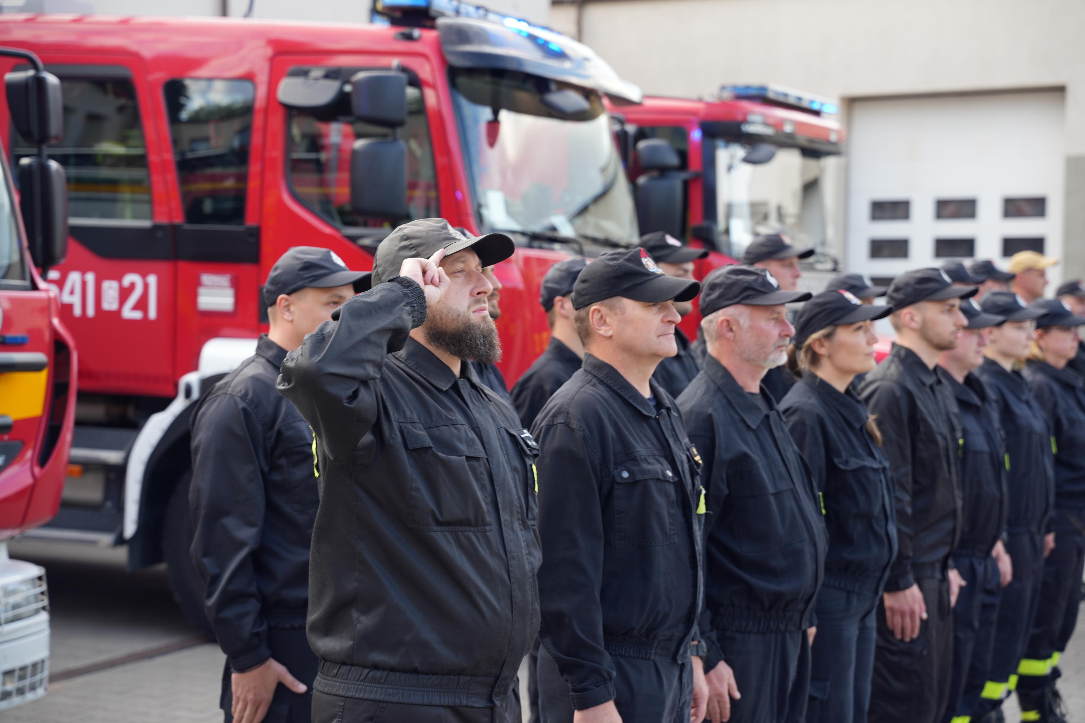 Zawyły syreny dla strażaka, który zginął na służbie - Aktualności