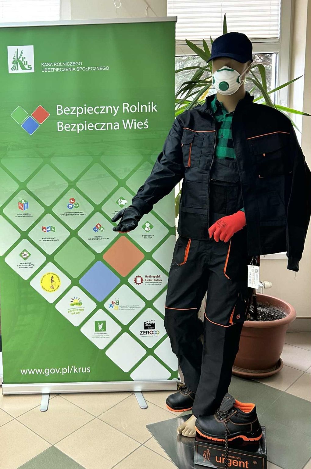 KRUS przypomina - odzież ochronna to podstawa! - Aktualności