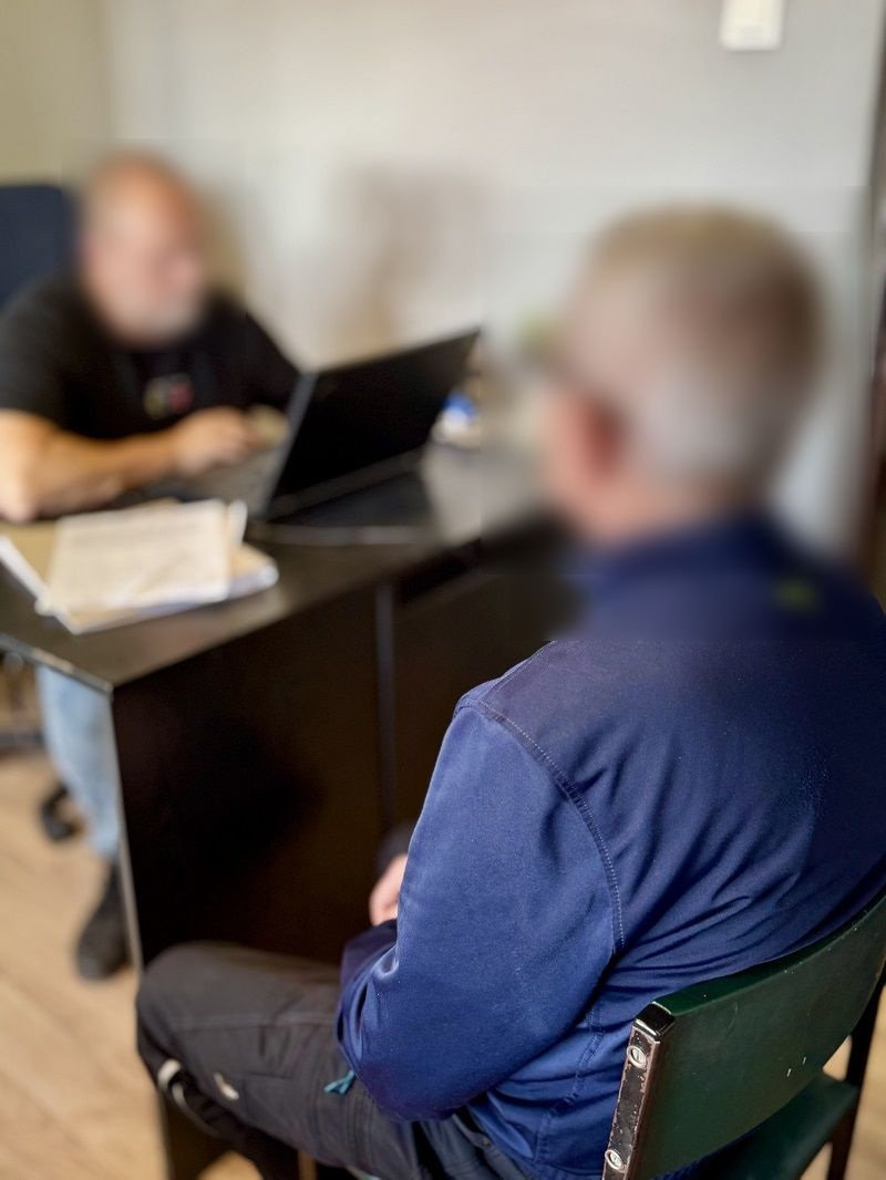 Znalazł kartę w sklepie i płacił jak swoją. Może posiedzieć 10 lat - Aktualności