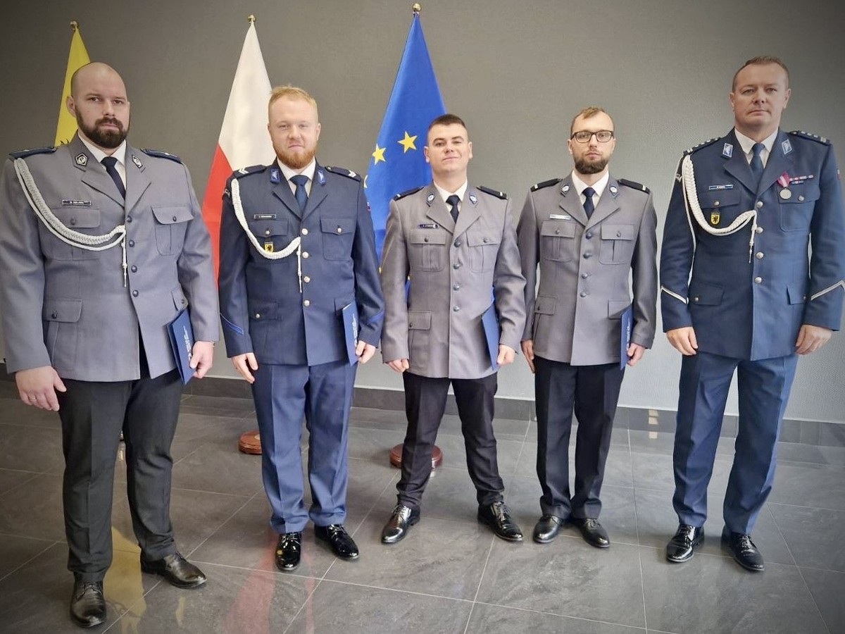 Tczewscy policjanci nagrodzeni za bohaterstwo - Aktualności