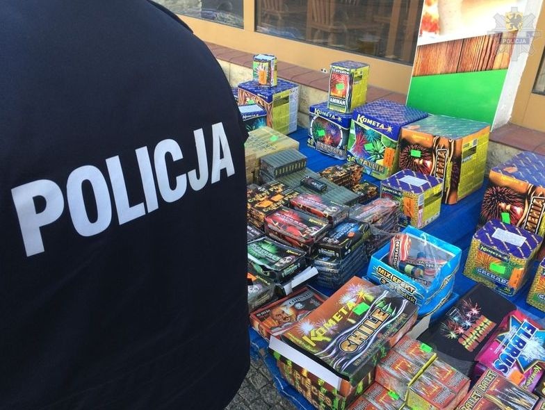 Chcesz wejść w nowy rok z kompletem palców? Pamiętaj o tych zasadach - Aktualności