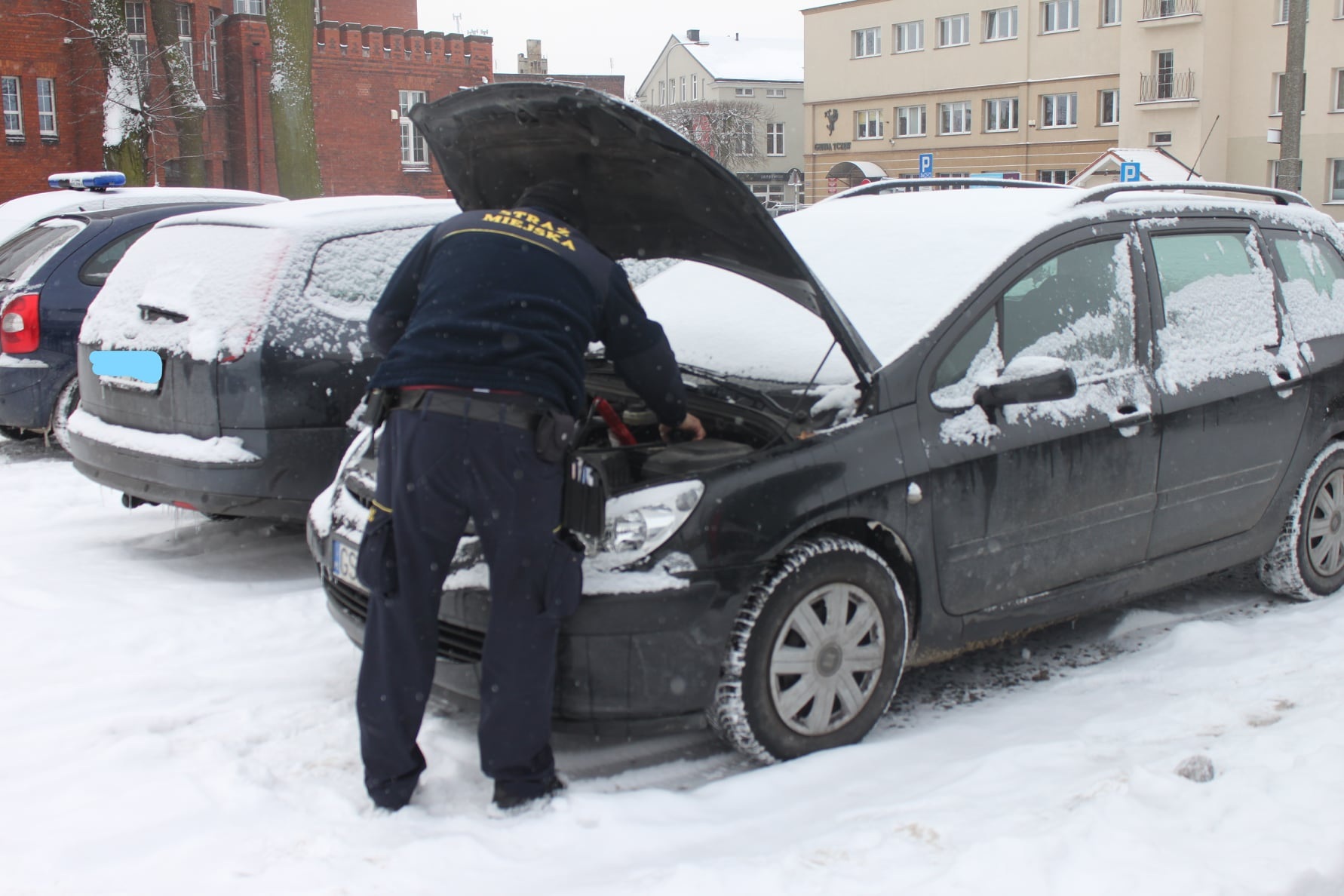 Tczew Strażnicy pomogą uruchomić samochód Wiadomości