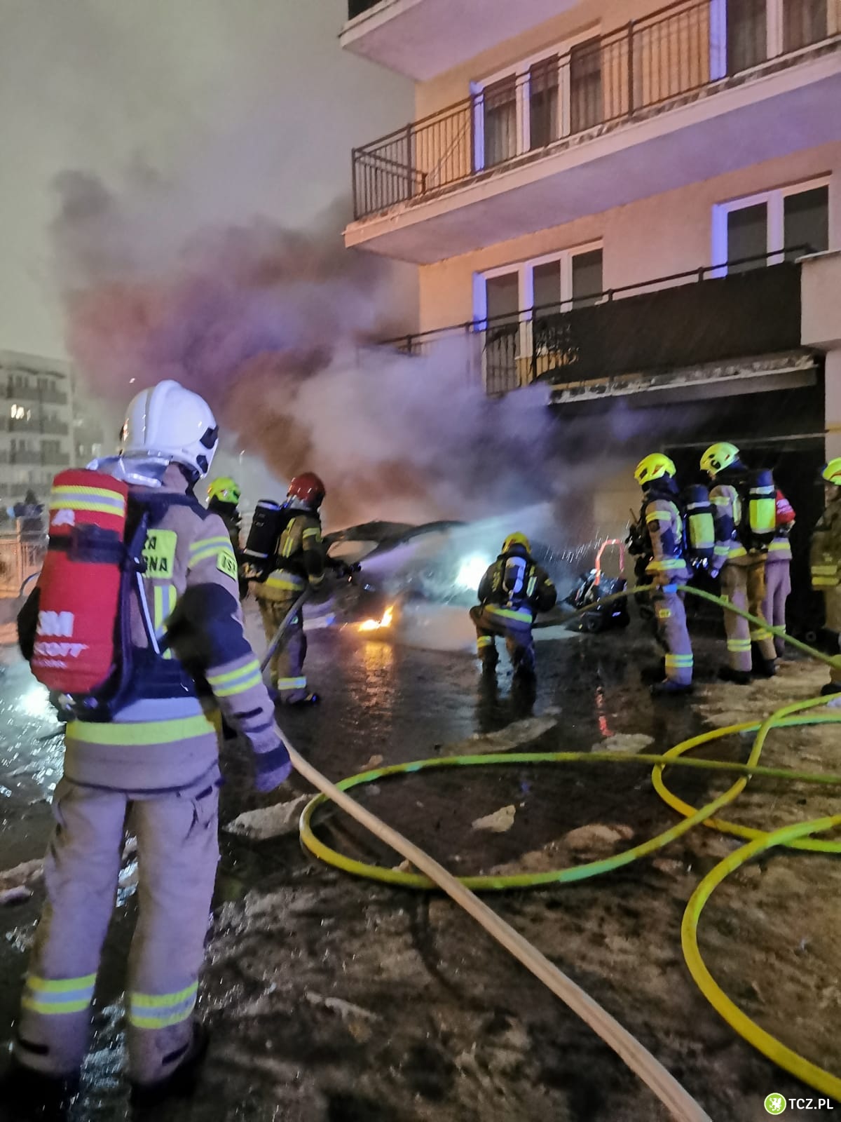 Pożar na Jurgo. Spłonęło Audi - Aktualności