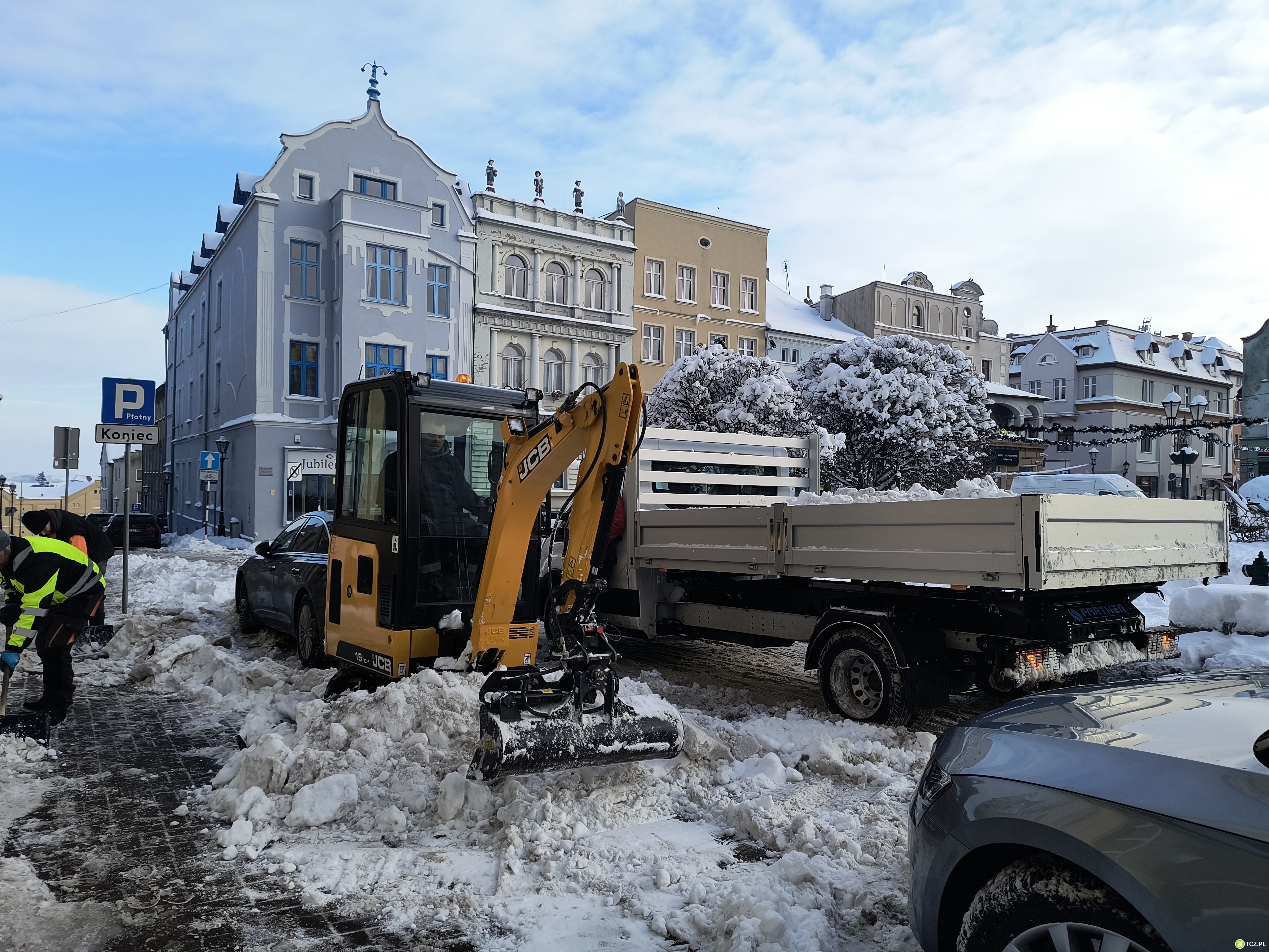 Trwa usuwanie skutków gwałtownych opadów śniegu - Aktualności
