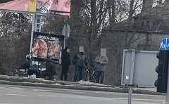 Tczew - Krwawe banery przy głównym skrzyżowaniu. Mamy demokrację, ale...