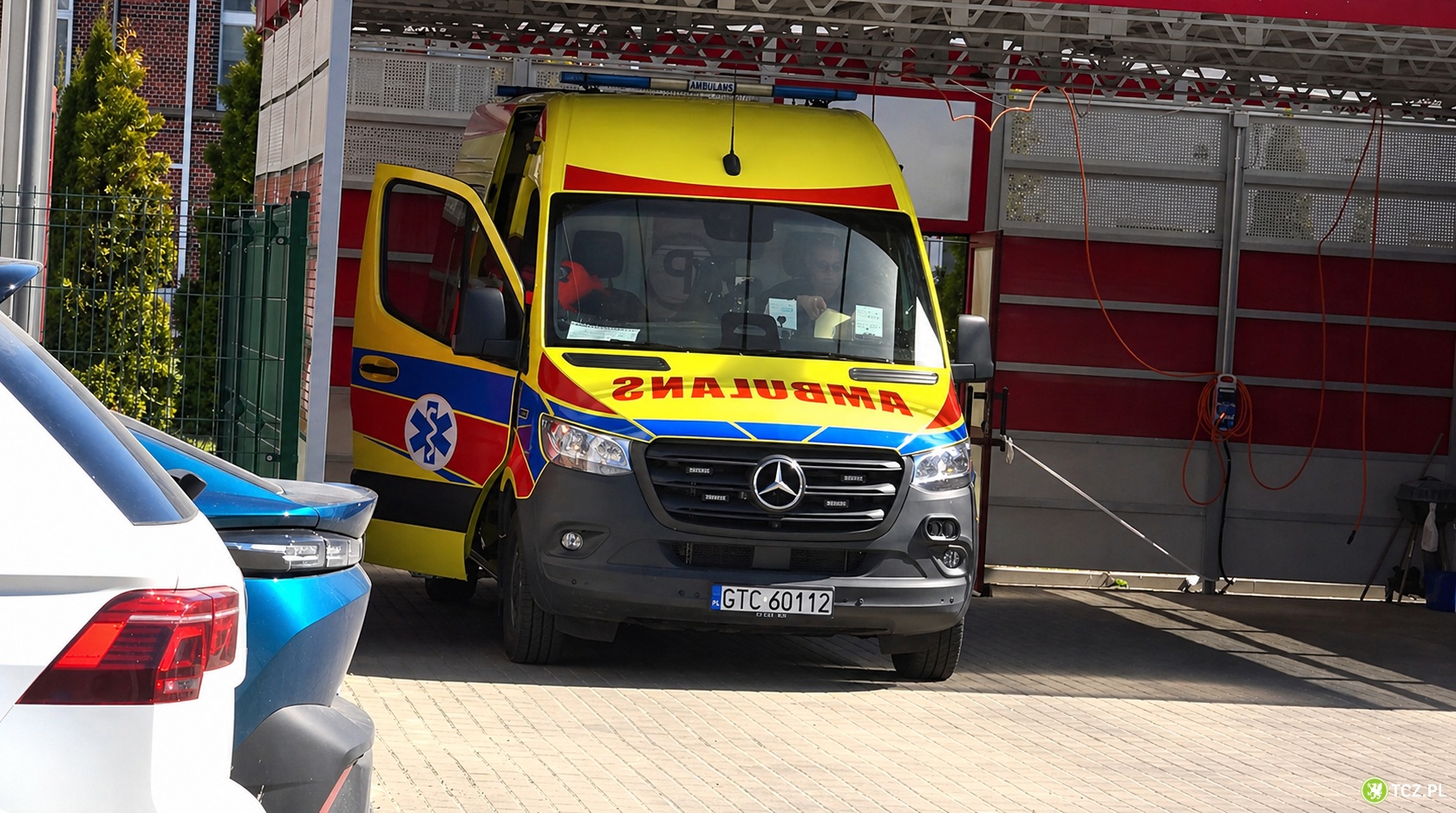 Nowy Mercedes zasilił szpitalną flotę - Aktualności