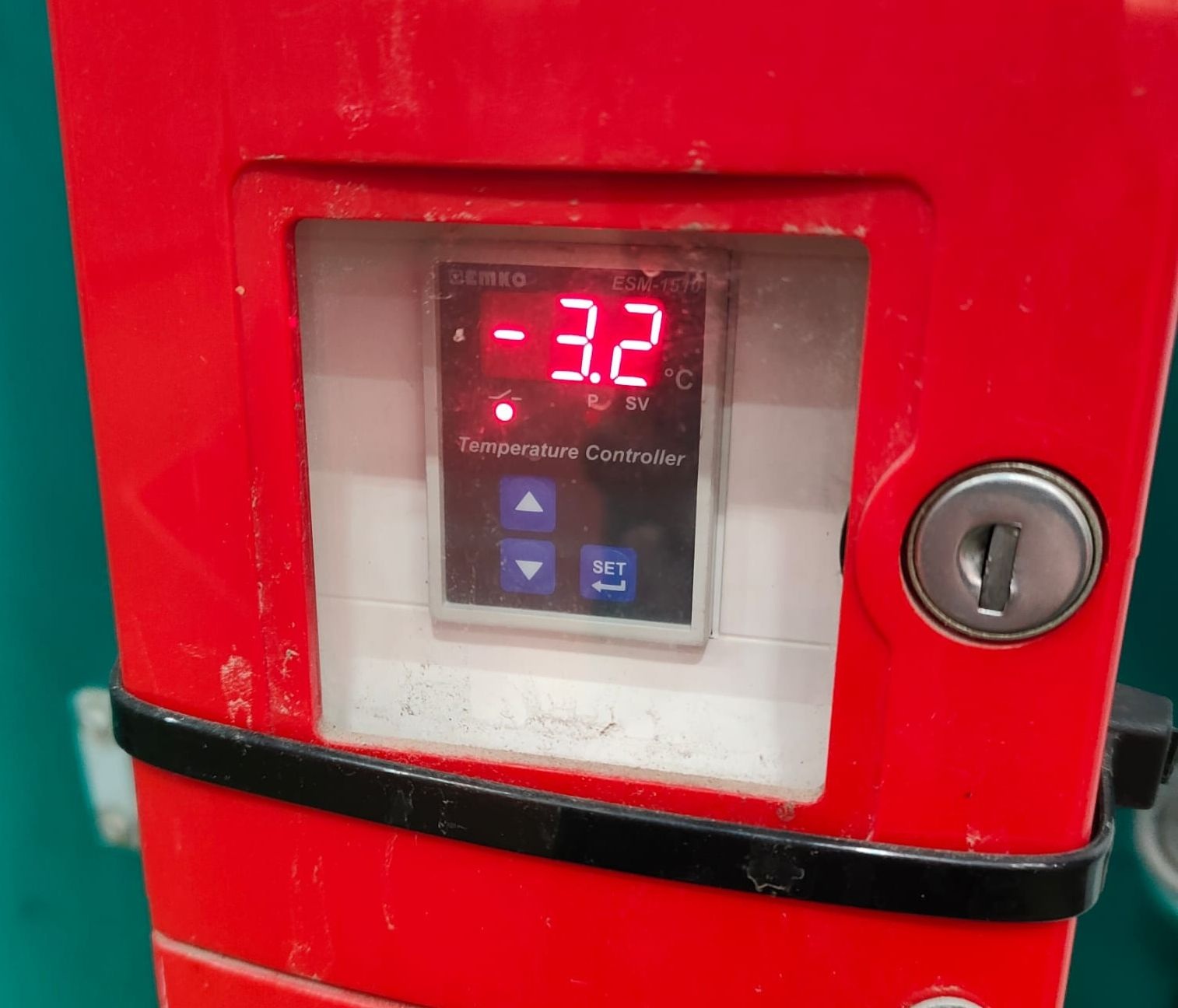 Mróz na kortach wyłączył halę z użytkowania - Aktualności