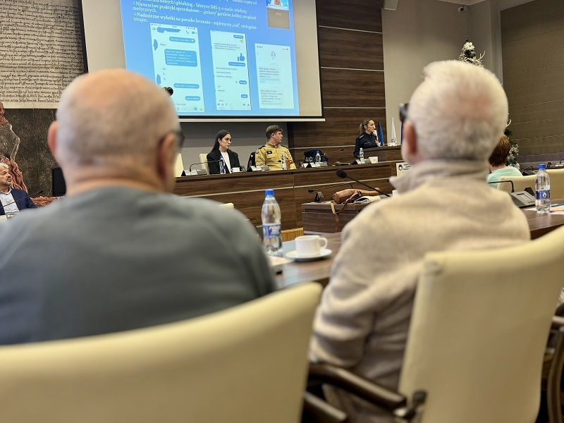 Z policjantami i specjalistami o bezpieczeństwie seniorów - Aktualności