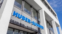 HUBER+SUHNER uruchamia nowy zakład produkcyjny w Swarożynie i tworzy 150 nowych miejsc pracy - Aktualności