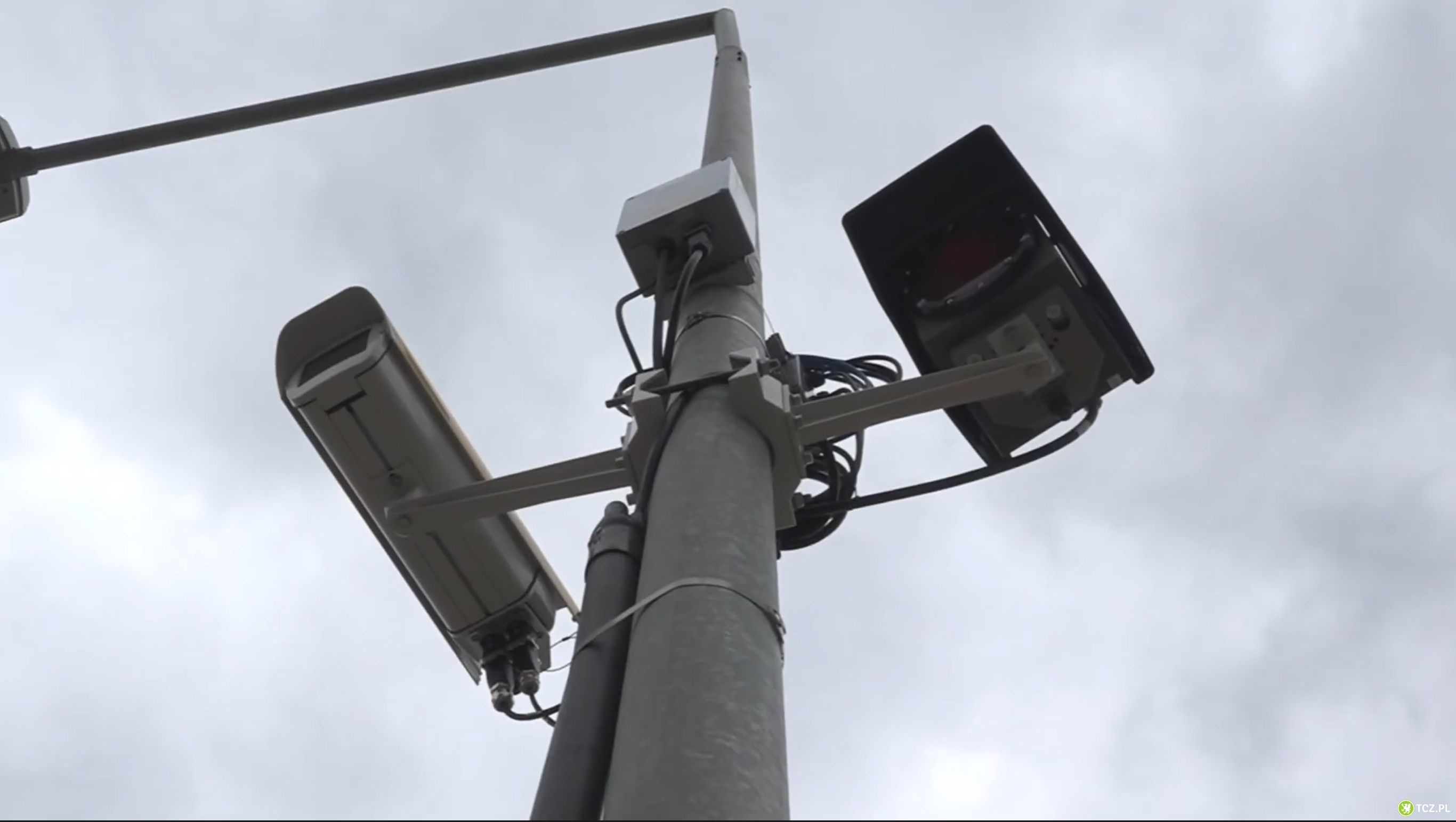 RedLight. Kamera patrzy, czy wjeżdżasz na czerwonym - Aktualności