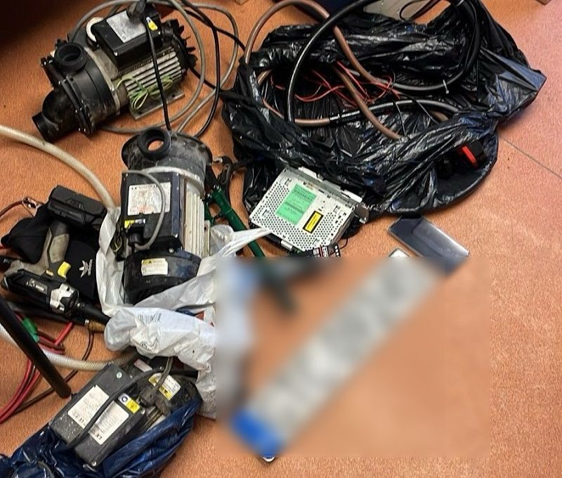 Ginęły katalizatory i tablice rejestracyjne. 32-latek w rękach funkcjonariuszy - Aktualności