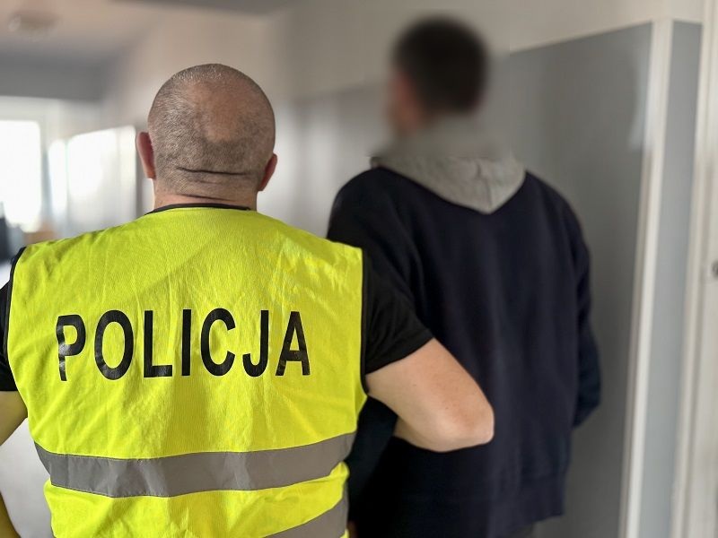 Głośny huk, rozbite szyby i cegła leżąca w mieszkaniu - Aktualności