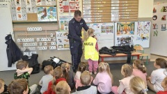 Tczew - Dzielnicowy z wizytą w przedszkolu