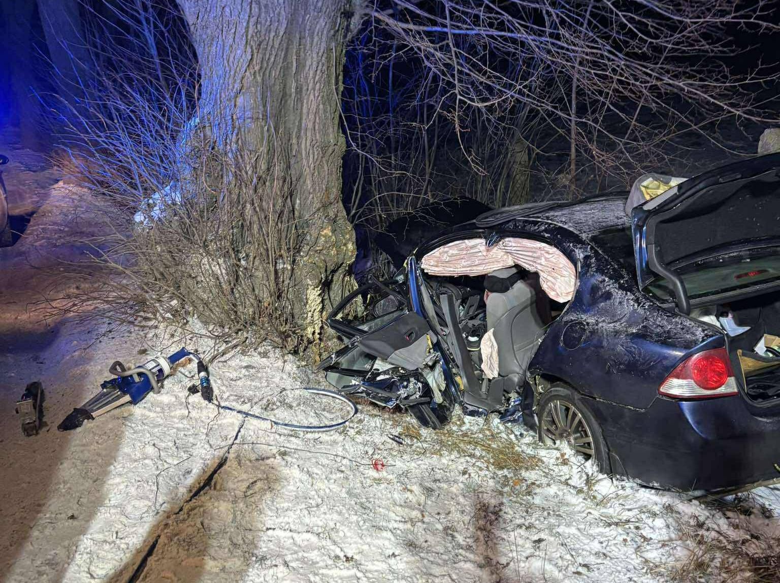 Wypadek w Dalwinie. Zakleszczonego kierowcę uwalniali strażacy - Aktualności