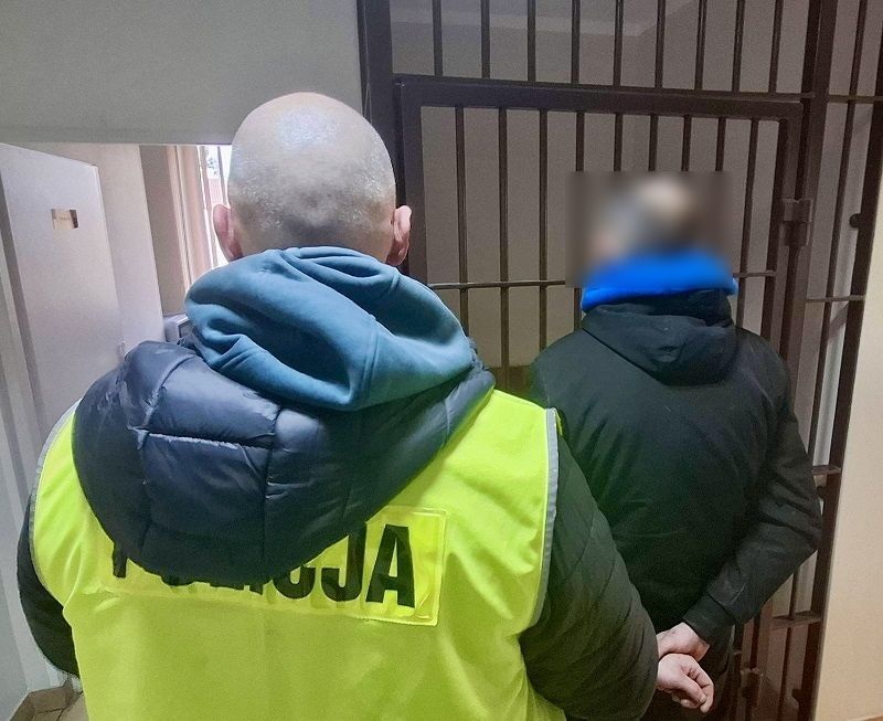 Uszkodzili elewację szkoły, bo chcieli coś znaleźć - Aktualności