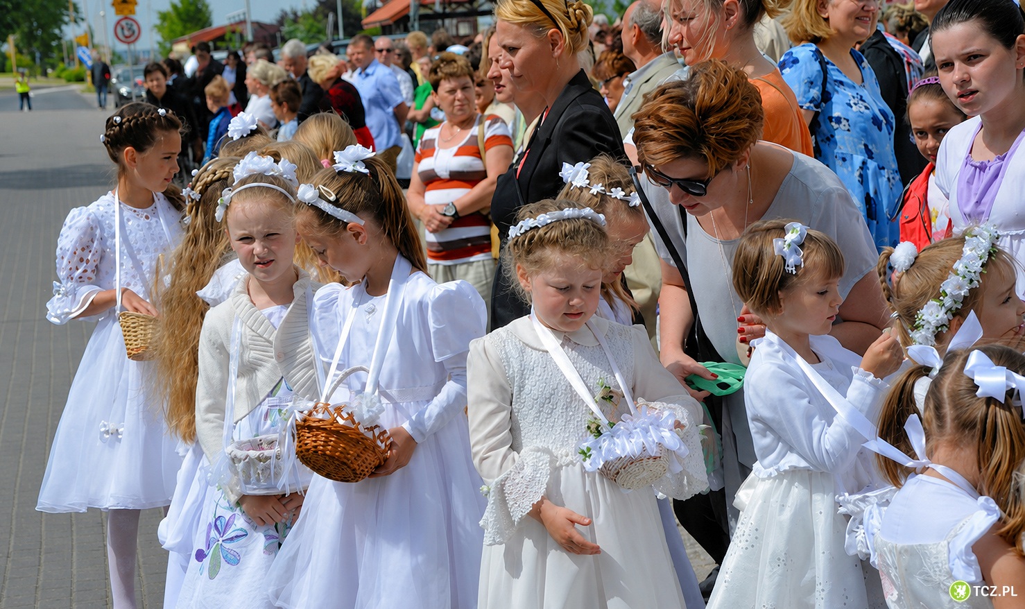 Boże Ciało - wierni wyjdą na ulice - Aktualności