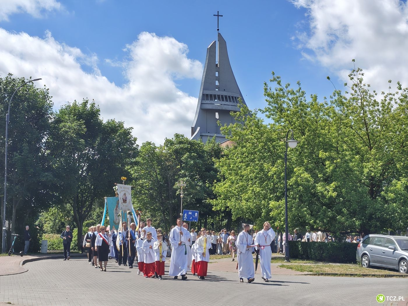 Boże Ciało wierni wyszli na ulice - Aktualności