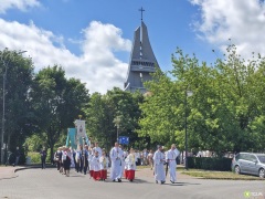 Boże Ciało wierni wyszli na ulice - Aktualności