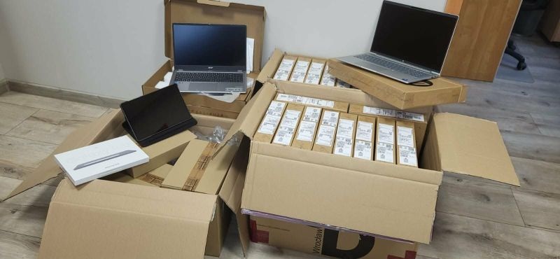 Nowoczesny sprzęt w gniewskich szkołach - Aktualności