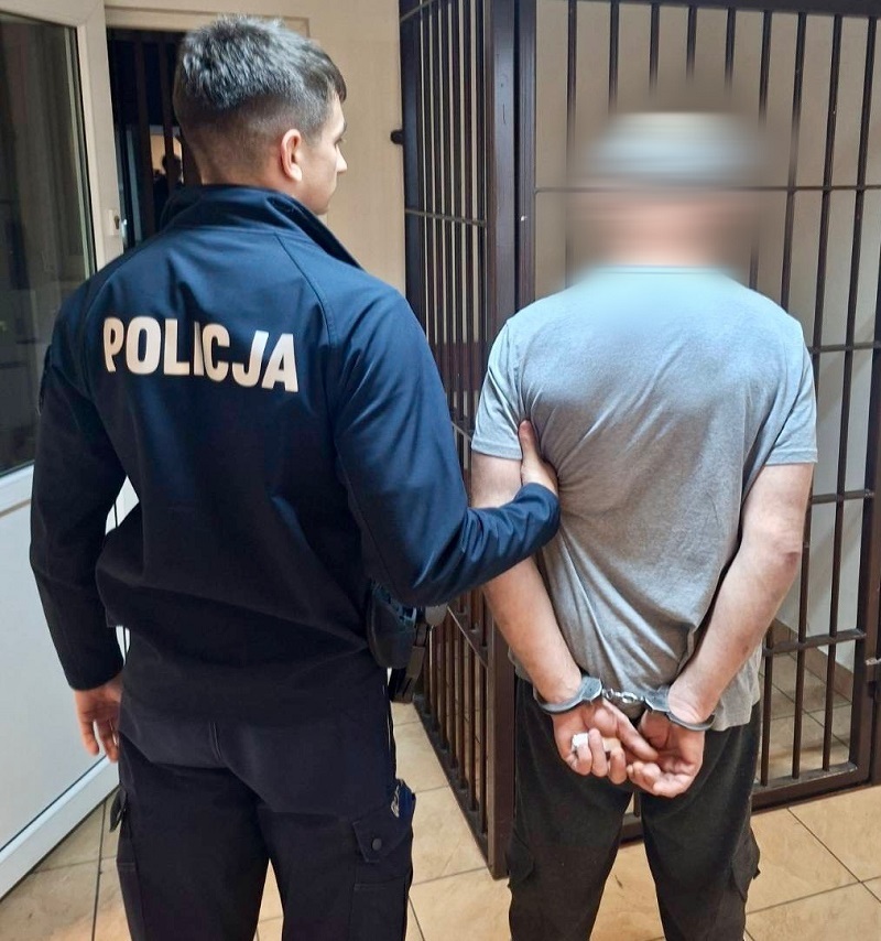 Tajemnicze zawiniątko w ręku 47-latka - Aktualności