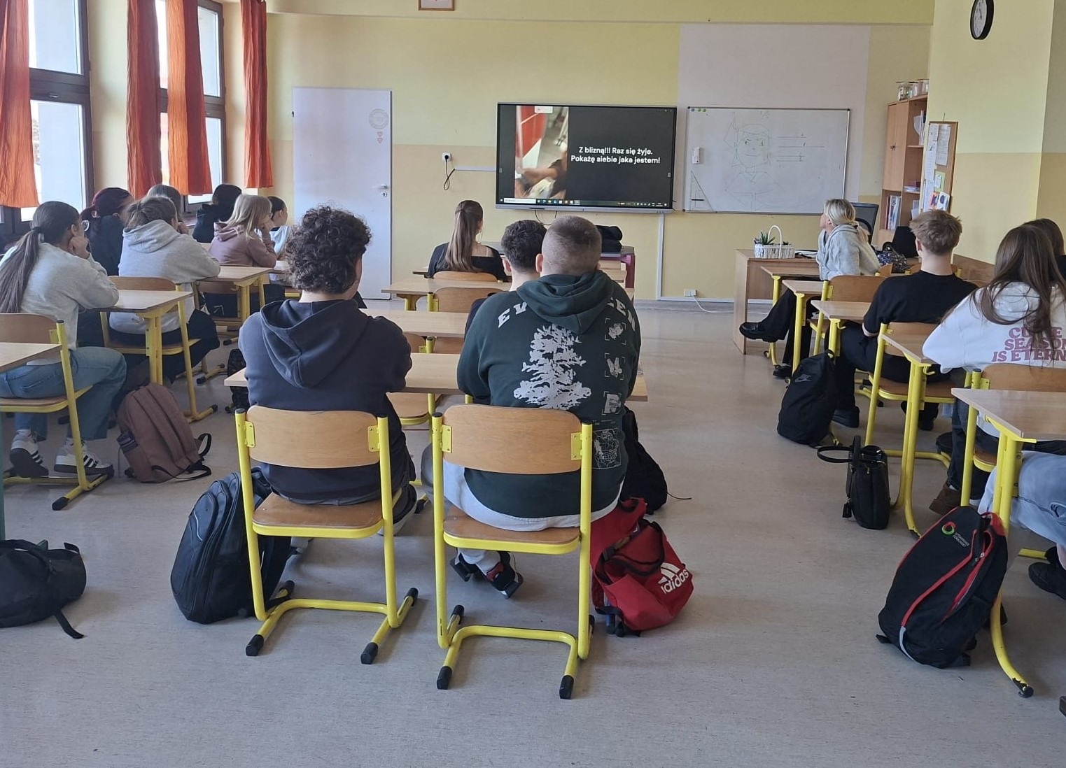 Bezpieczny nastolatek w świecie cyfrowym - spotkanie z uczniami w Subkowach - Aktualności