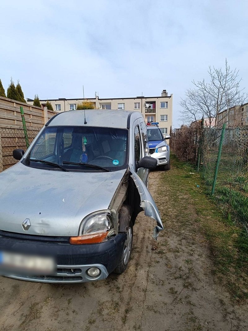Na widok policjantów wjechał w słup - Aktualności