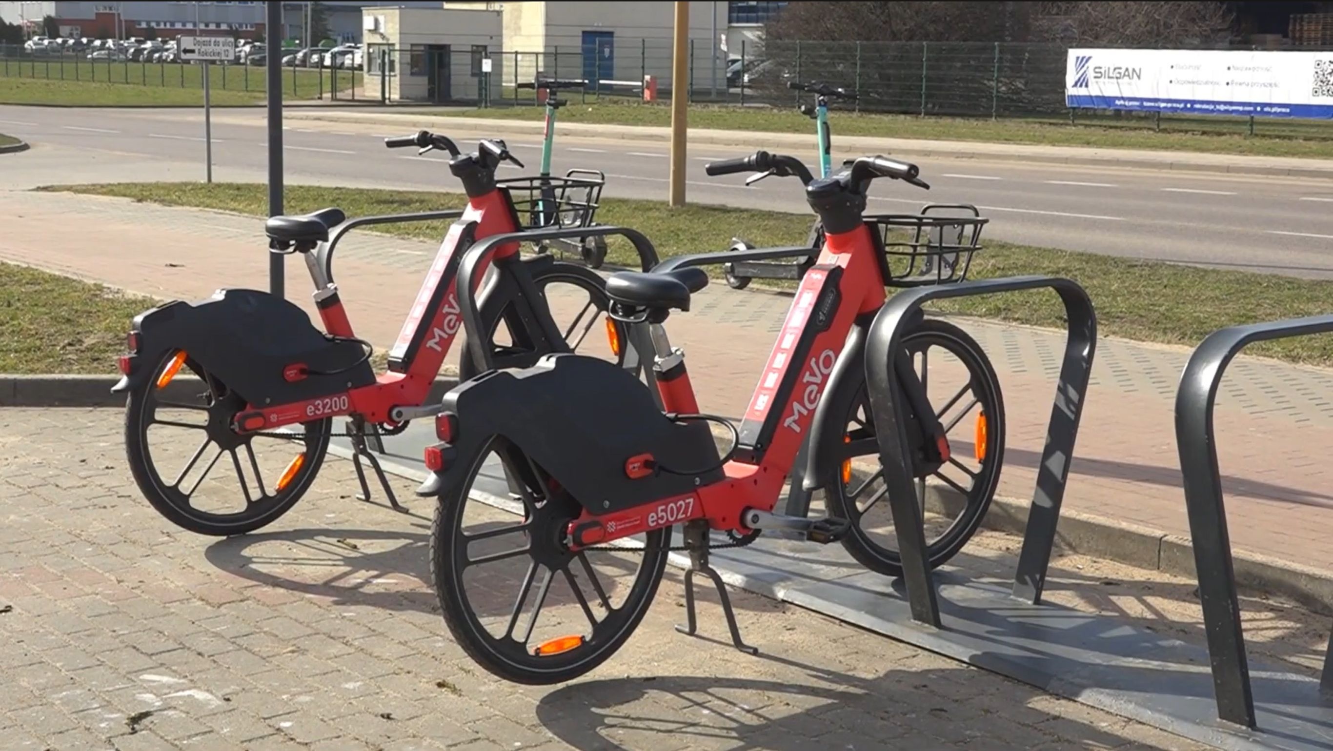 MEVO z pełną flotą, jedna stacja w nowej lokalizacji - Aktualności