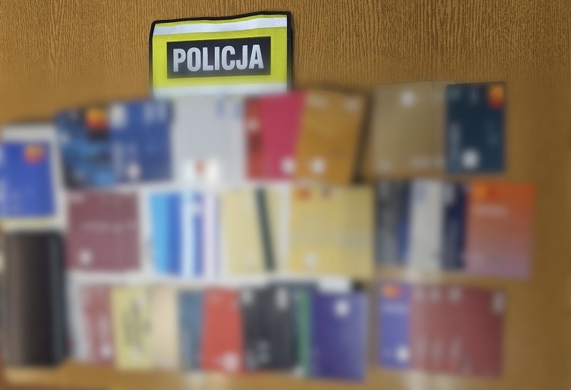 Kryminalni ujawnili kradzież kart płatniczych. 41-latek zatrzymany - Aktualności