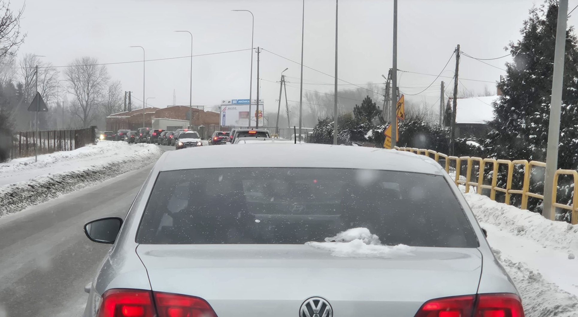 Sygnalizacja i poranne utrudnienia przy wjeździe do miasta - Aktualności