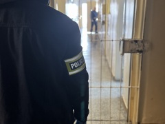 Policjantem jest się zawsze - dwóch kryminalnych rozpoznało i zatrzymało poszukiwanego w czasie wolnym od służby - Aktualności