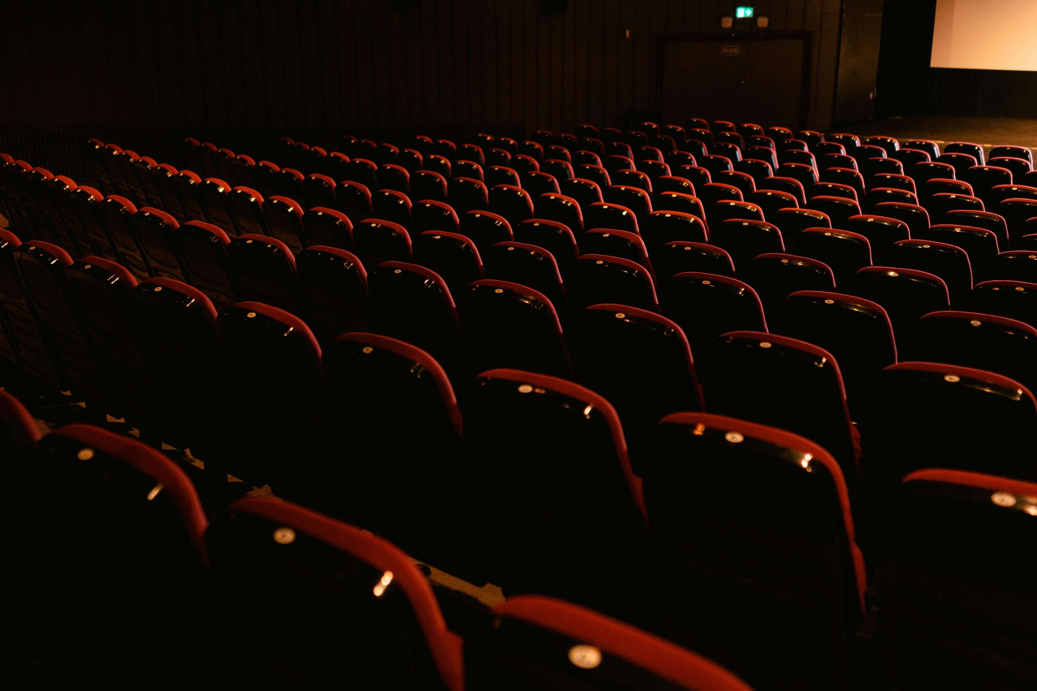 Wyjście do teatru - spektakle warte zobaczenia w Polsce - Aktualności