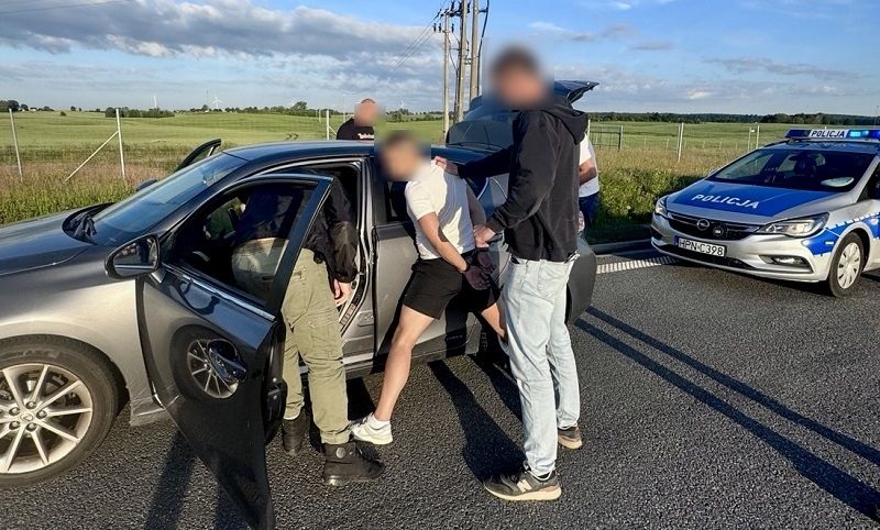 Policjanci zatrzymali dwóch obywateli Ukrainy podejrzanych o oszustwa - Aktualności