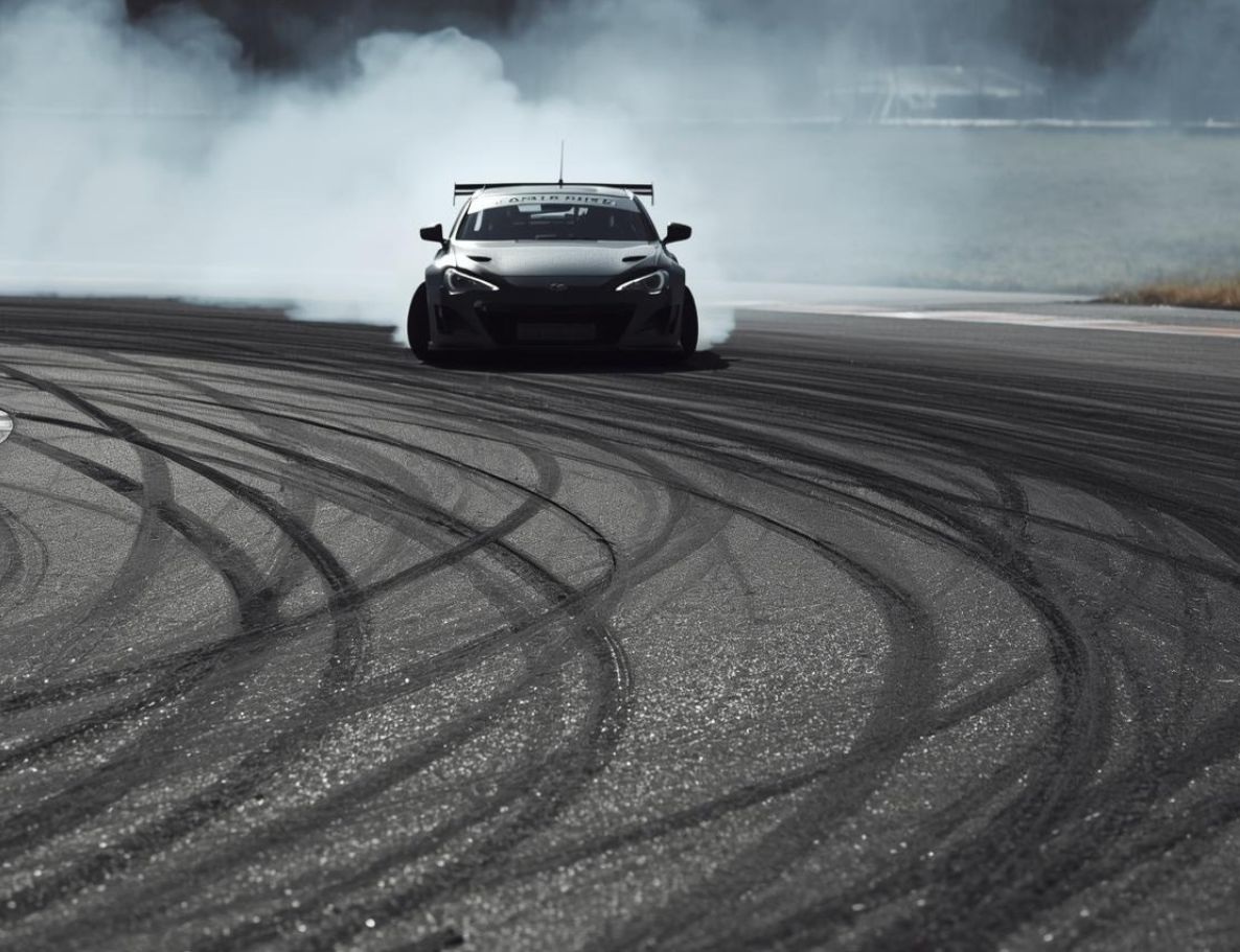 Od jutra nowe przepisy dotyczące organizowania spotkań motoryzacyjnych oraz sankcjonujące nielegalne wyścigi i driftowanie - Aktualności