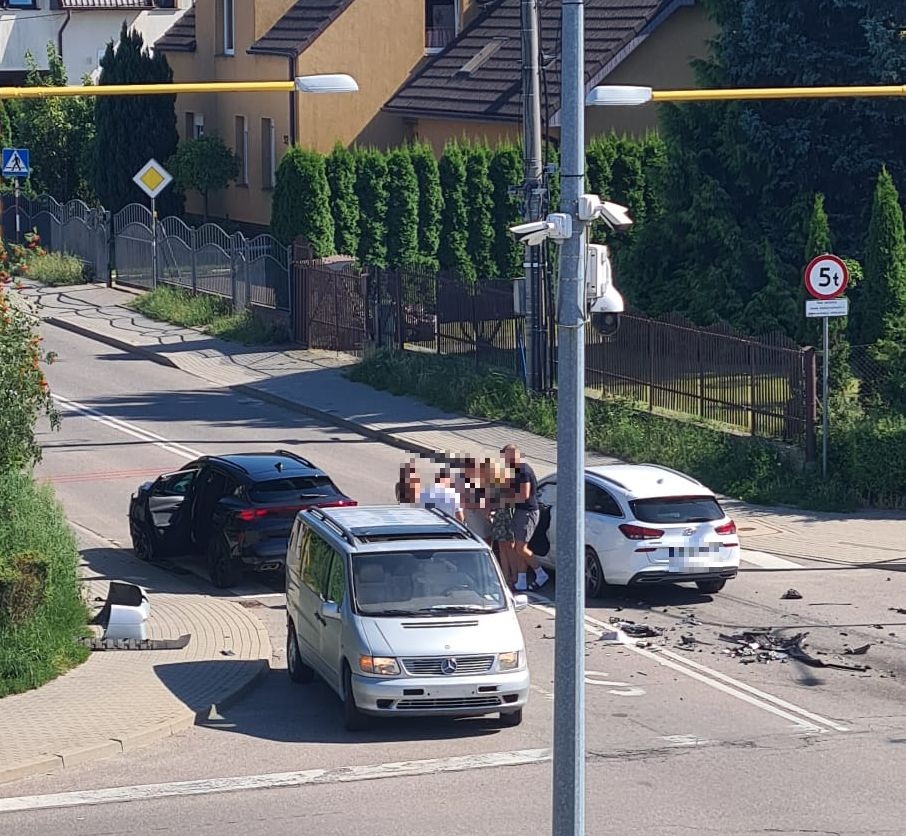 Kolizja na skrzyżowaniu Kociewskiej i Żwirki - Aktualności
