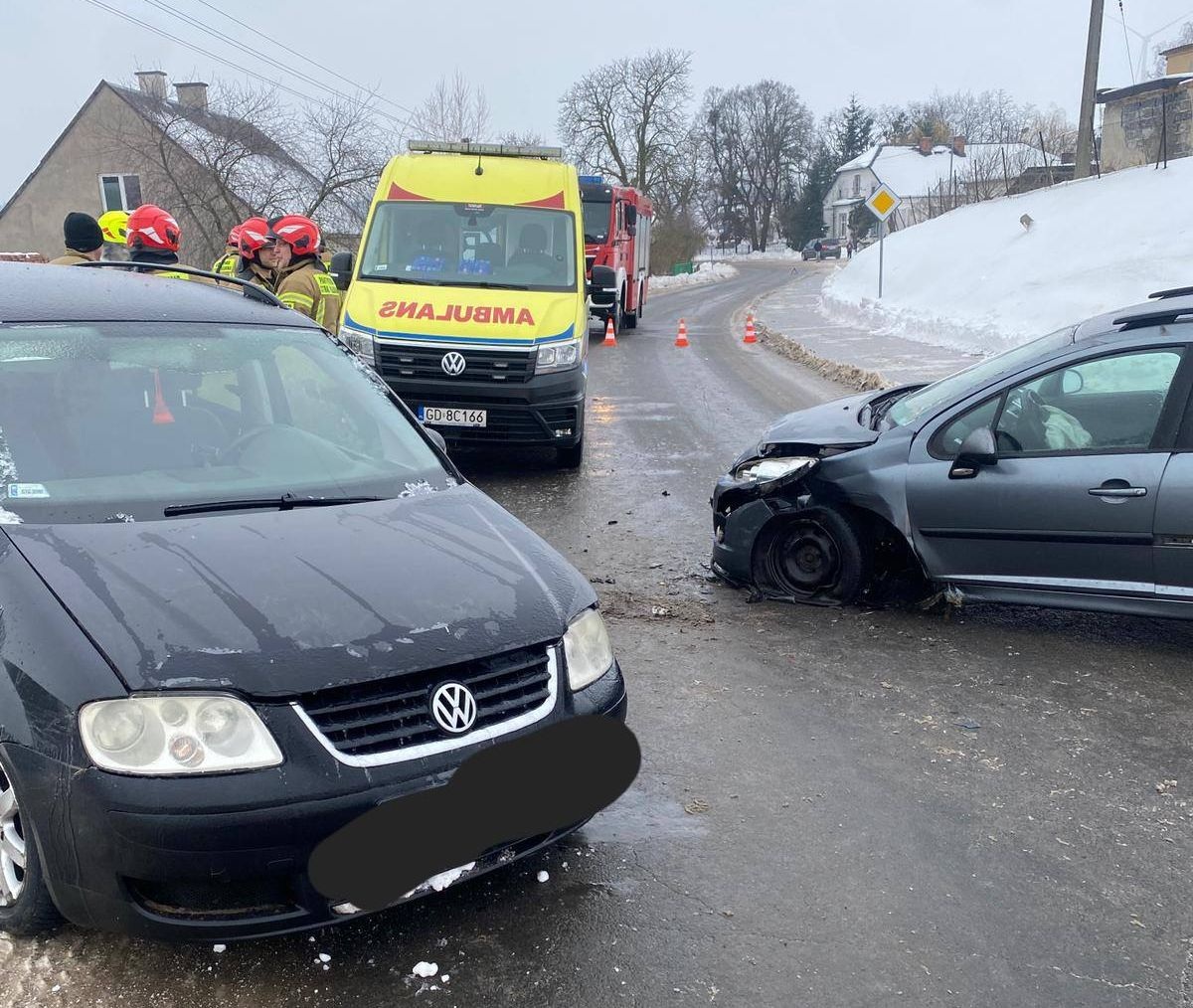 Trudne warunki na drogach! Jest ślisko - Aktualności