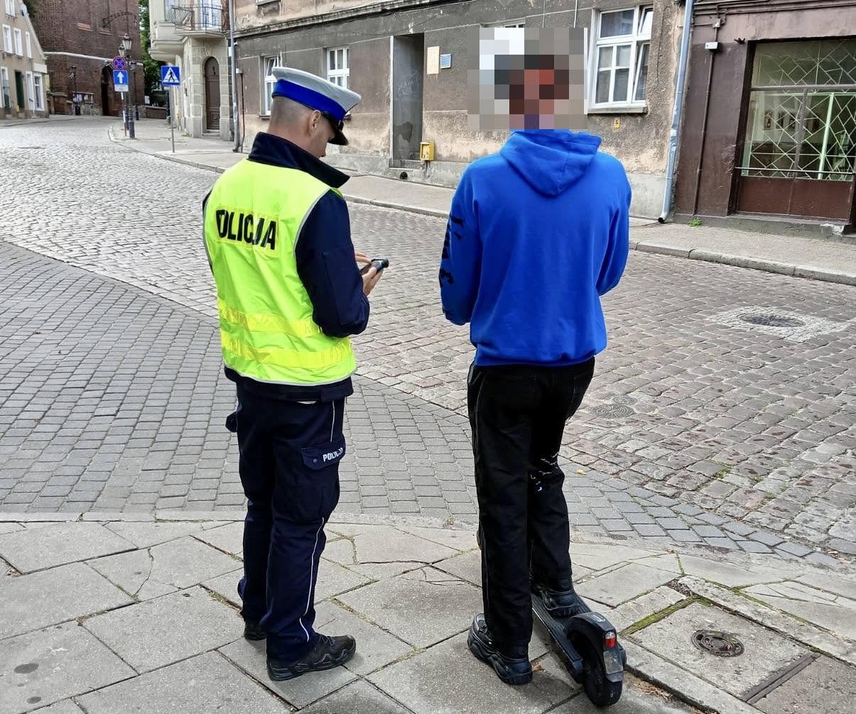Policja przyjrzała się użytkownikom hulajnóg. Jeden miał blisko promil - Aktualności